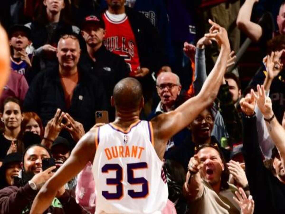 "Ice in his MF veins!" - LeBron James joins fans in shock as Kevin Durant pump fakes mid-air to score insane game winner 1 Kevin Durant was named as the Player of the Week along with Joel Embiid (Yahoo Sports)