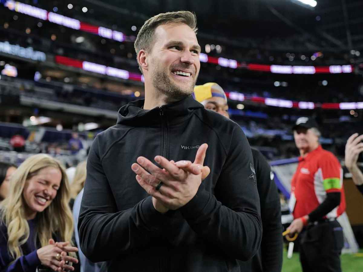 Vikings QB Kirk Cousins helps a bunch of college girls gain extra credits with a wholesome gesture