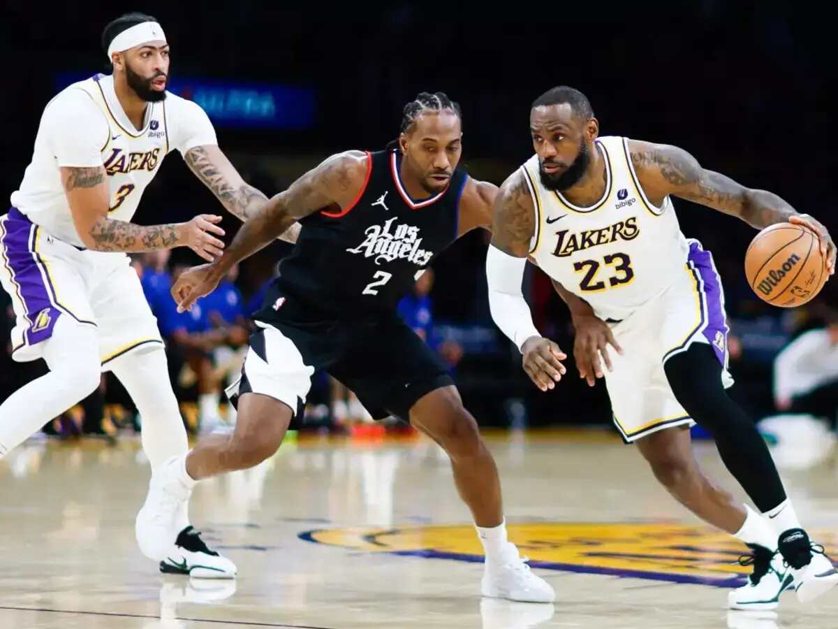 “Smoking on that Clippers pack!” – Lakers fans HYPED as LeBron James and team defeat in-form Los Angeles Clippers in intense matchup