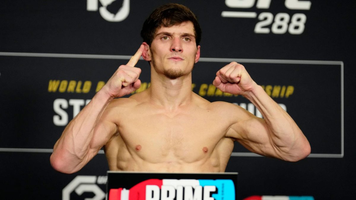 Movsar Evloev competes in the UFC featherweight division