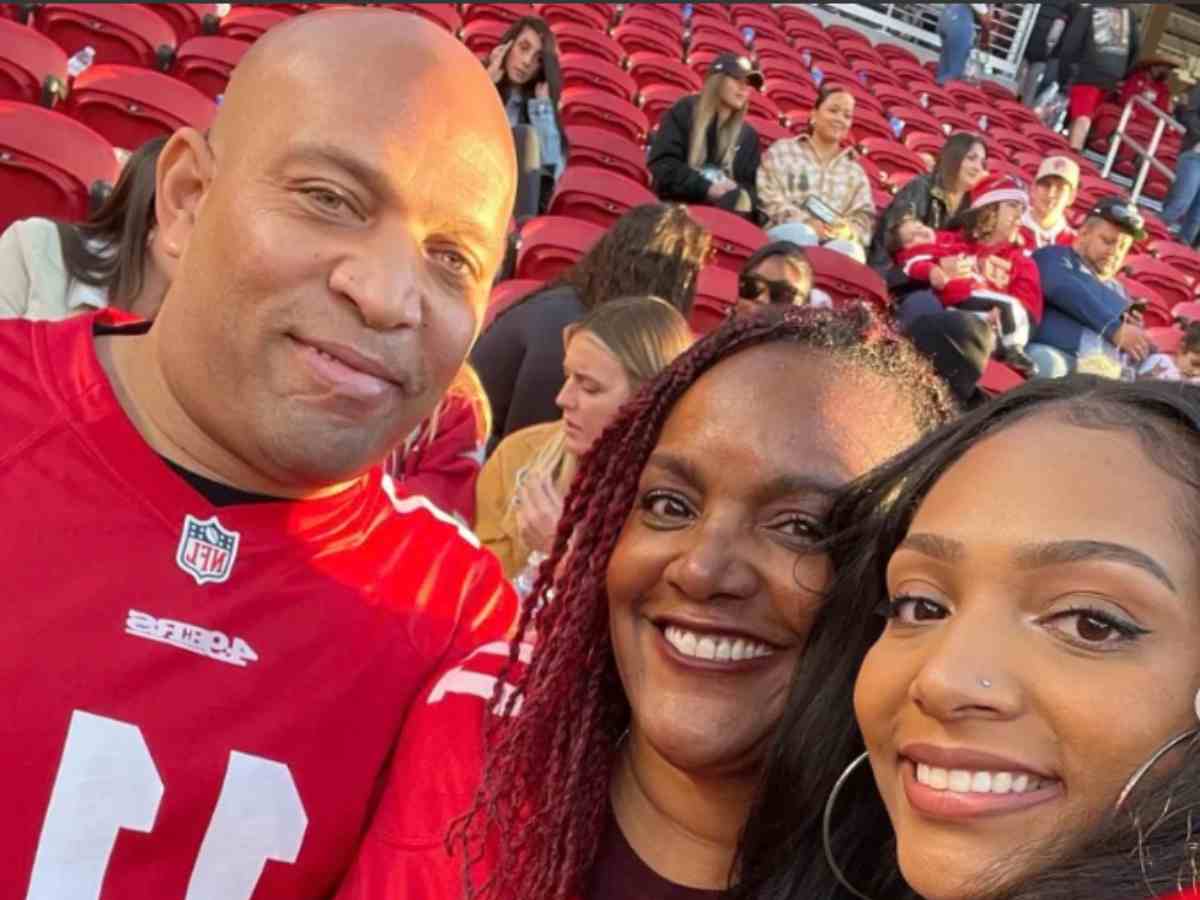 Rochelle Searight with her parents