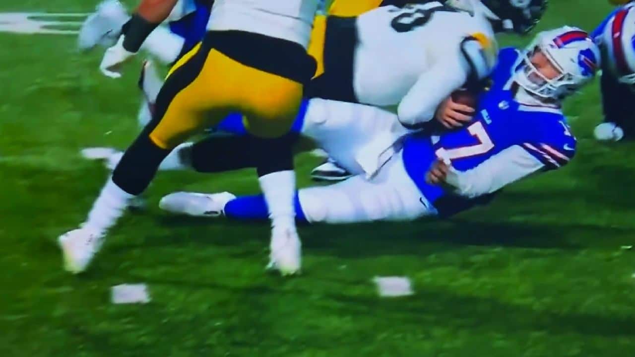 WATCH: “Cries for the call and gets it everytime!” – Josh Allen getting a soft ‘roughing the passer’ call in his favor against the Steelers instigates WILD reactions on social media