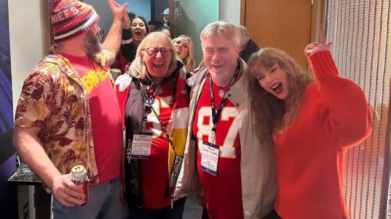 Taylor Swift’s wholesome picture with the entire Kelce family after AFC Championship win breaks the internet