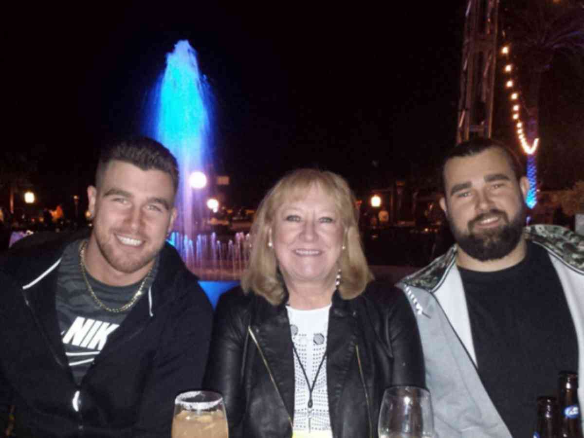 Travis Kelce (L) and Jason Kelce with their mother Donna Kelce