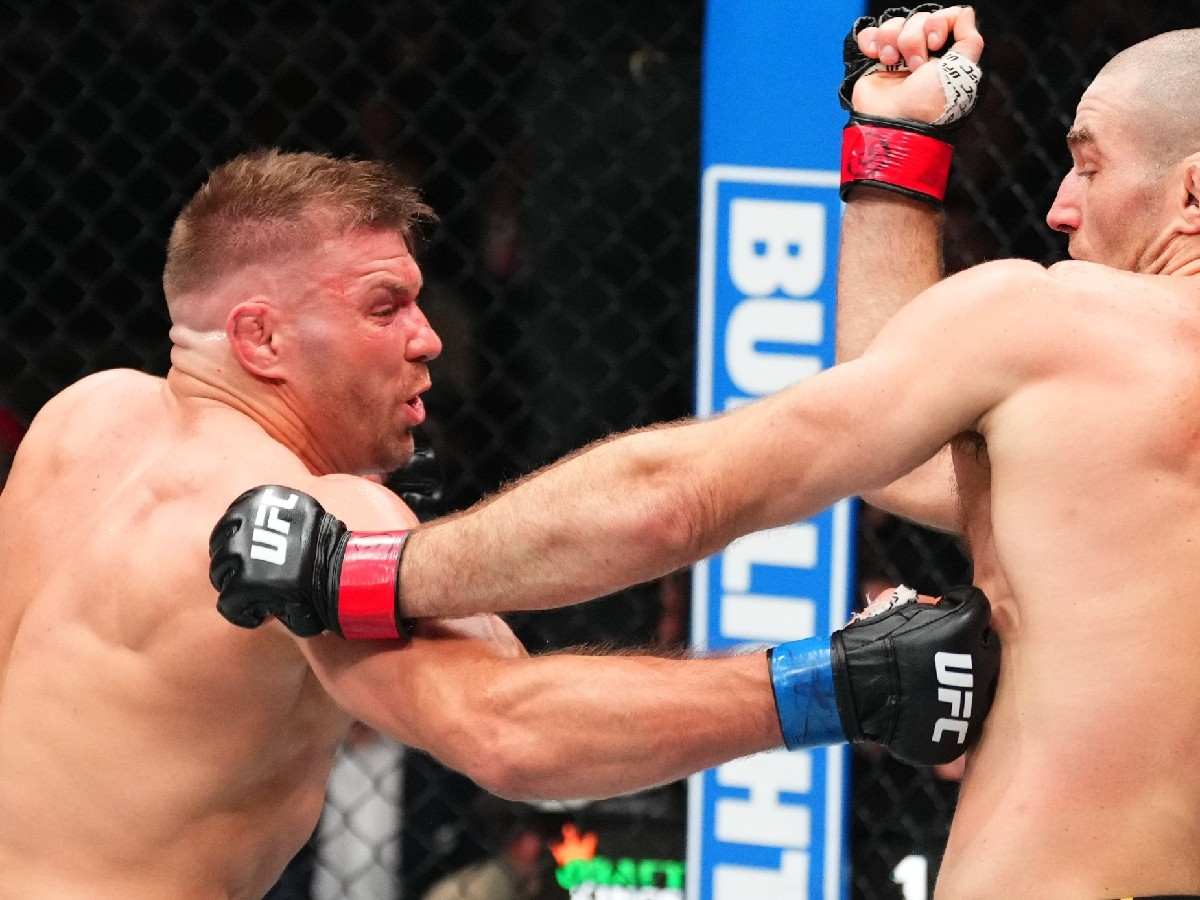 “They couldn’t beat him, couldn’t cancel him, so they robbed him” – Sean Strickland’s ERA as champion after war with Dricus Du Plessis at UFC 297; fans heartbroken 