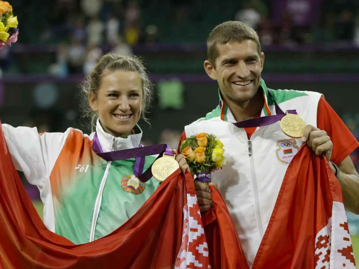 Victoria Azarenka and Max Mirnyi with their 2012 Olympics Mixed doubles gold medals