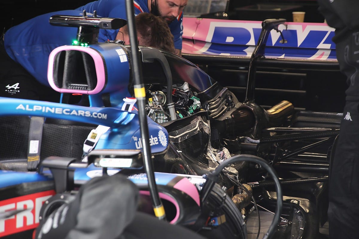 Renault engine in Alpine's chassis (via Autoracing1.com).