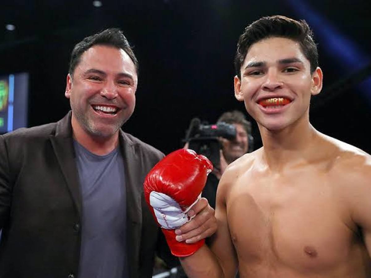 “We would put him on notice…” Oscar De La Hoya reacts to rival Floyd Mayweather going on run with ‘golden boy’ Ryan Garcia