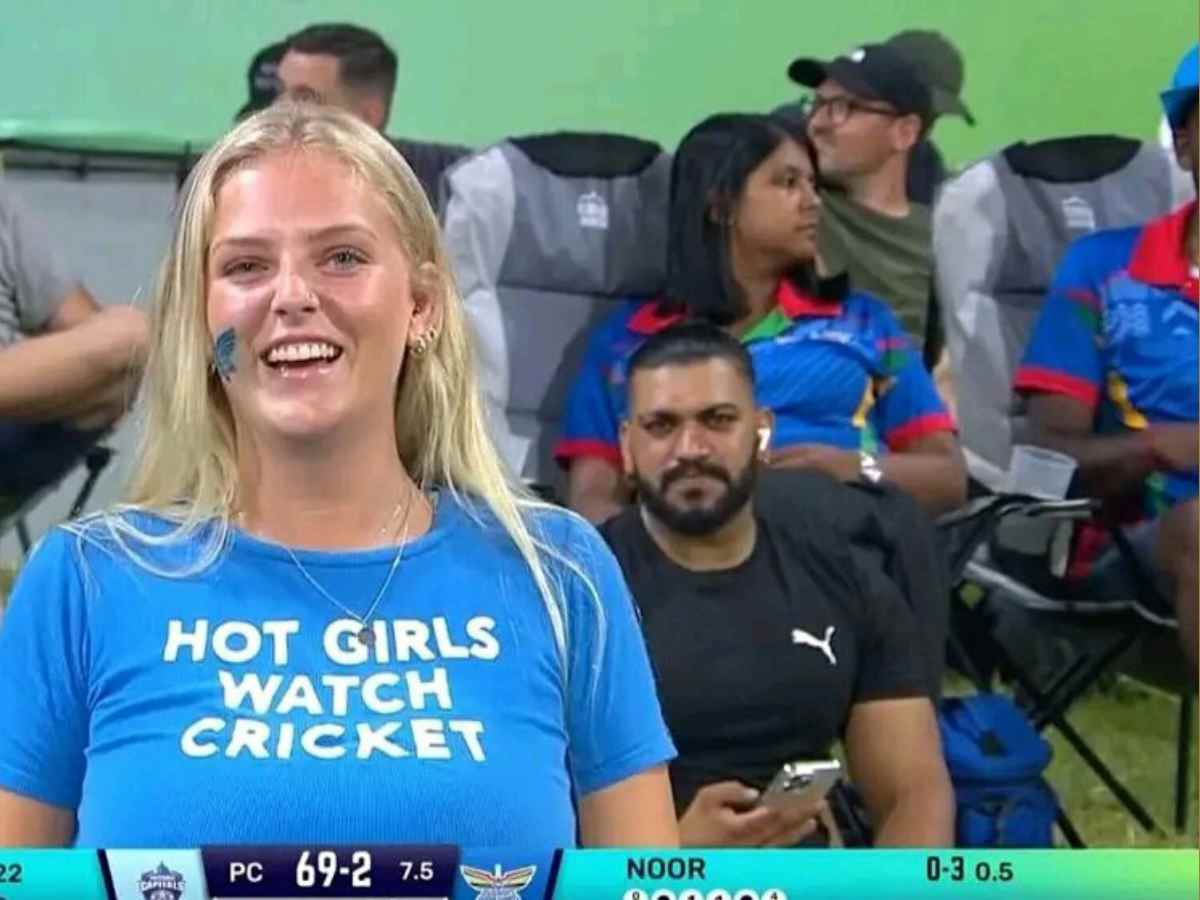 “Camera man knows how to attract audience”- Photo of girl WEARING peculiar T-shirt during SA20 match goes viral, fans react