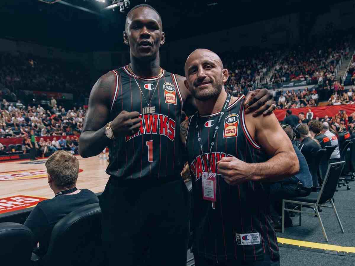 “Shaq n Kobe” – Fans in splits as Alexander Volkanovski and Israel Adesanya at State Farm Arena wearing Atlanta Hawks jersey