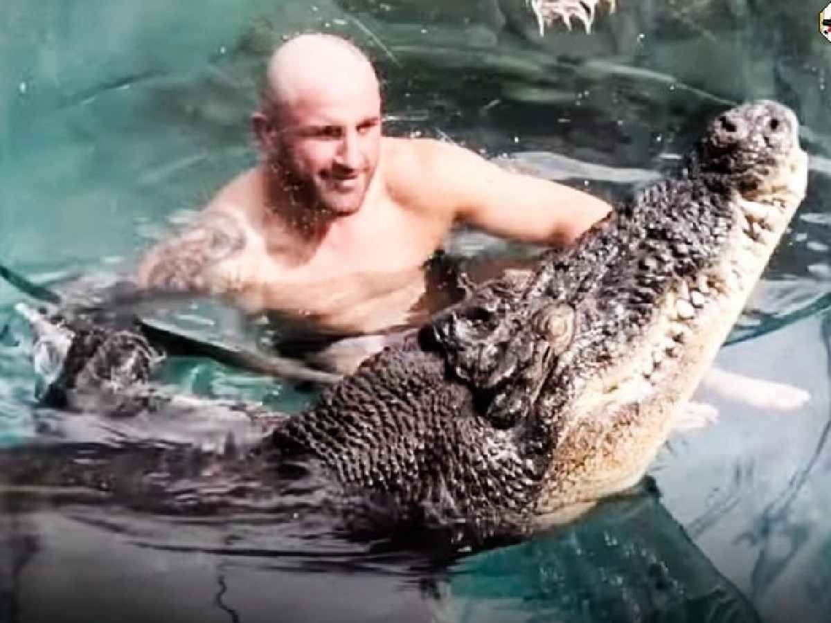 WATCH: UFC 298 star Alexander Volkanovski swimming with crocodiles has fans in shock