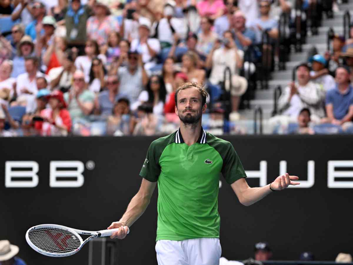 Alexander Shevchenko faces Daniil Medvedev in the first round of Dubai Tennis Championships, the former draws a hilariously nervous reaction. 