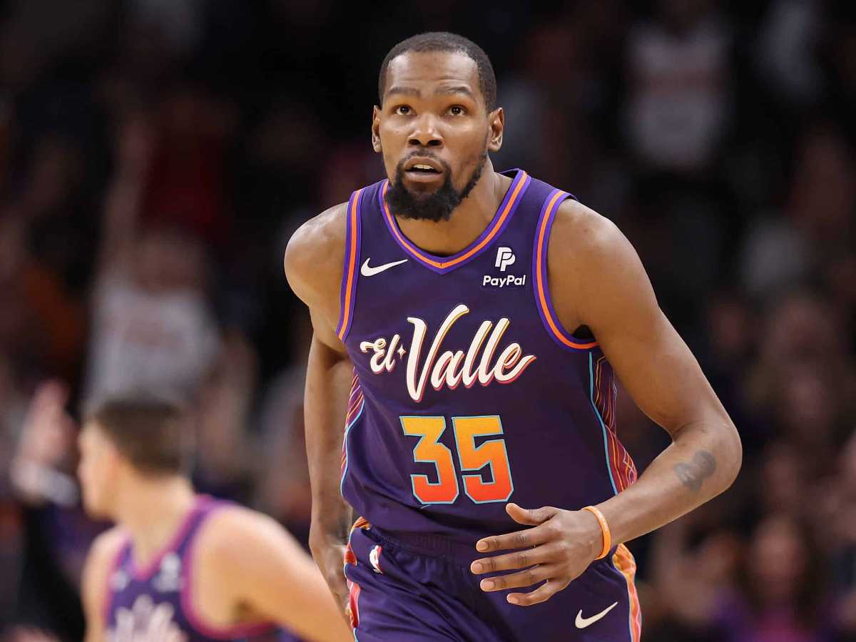 Kevin Durant is already considered one of the greats, but Shaquille O'Neal wants him to lead a team to a championship