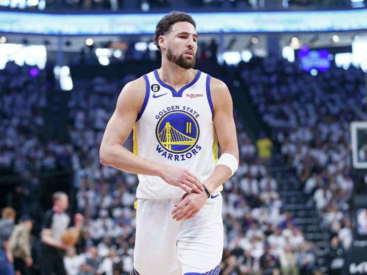 Klay Thompson getting BENCHED for first time since 2012 has fans in shock