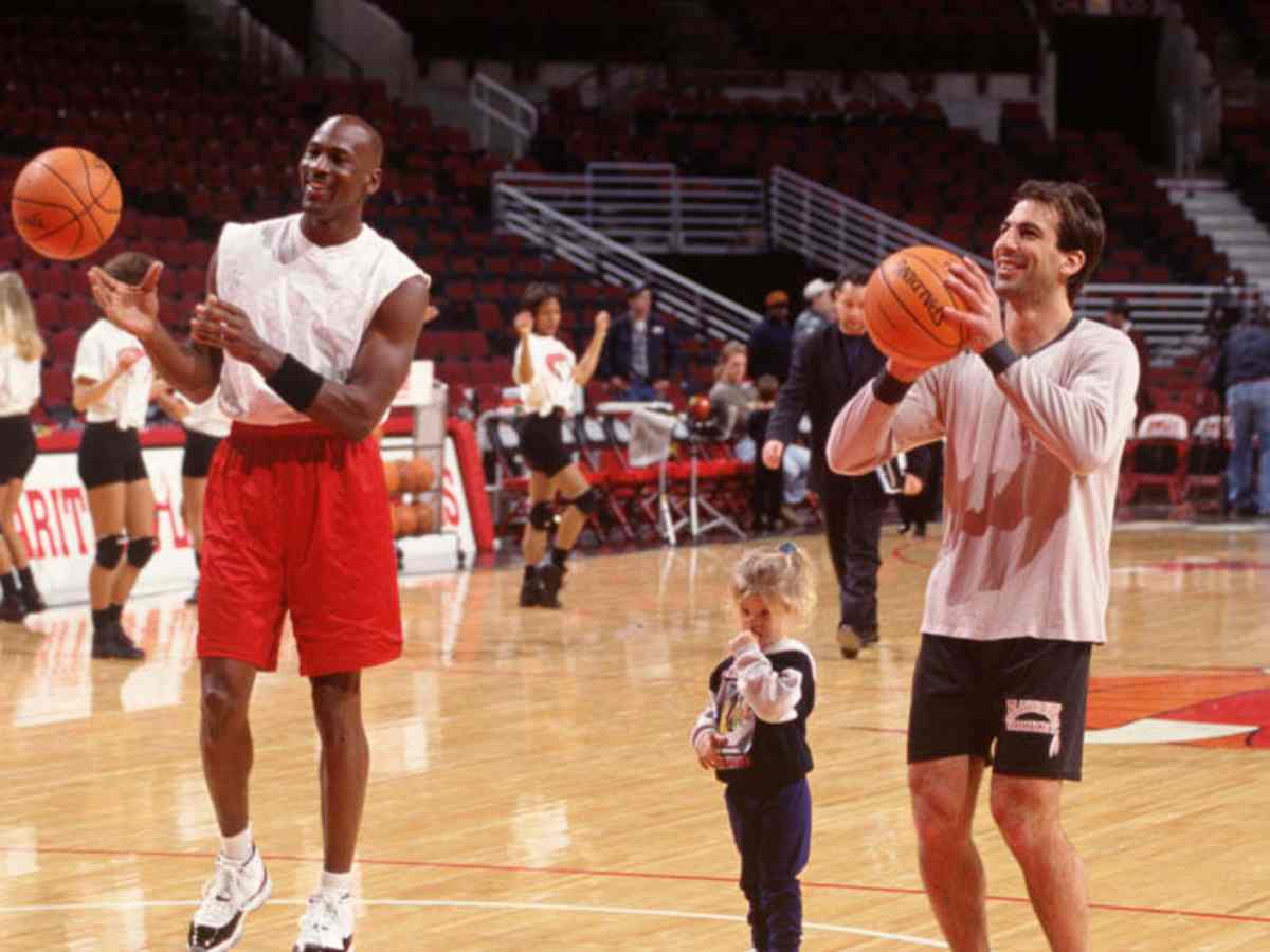 Michael Jordan and Chris Chelios became great friends during their time together in Chicago