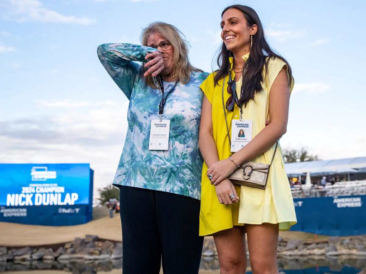 Nick Dunlap's mother Charlene Dunlap and Izzy Ellis [Image Credit: The Desert Sun]