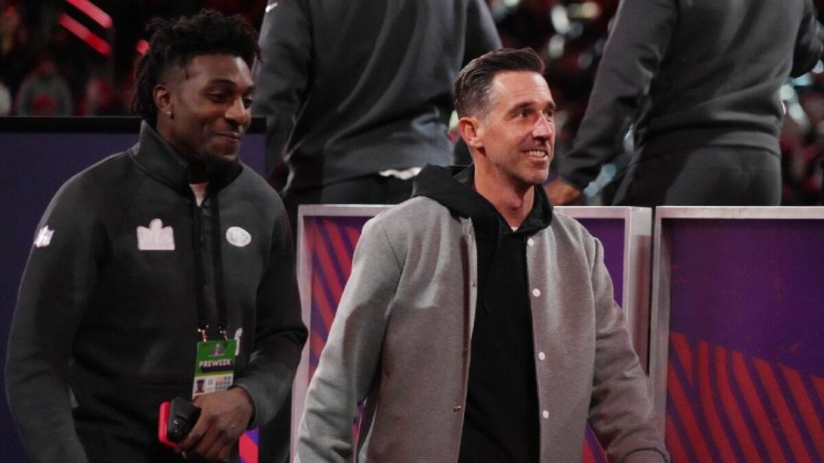 WATCH: "He's hammered!" - Fans accuse 49ers HC Kyle Shanahan of being drunk during pre-Super Bowl interviews