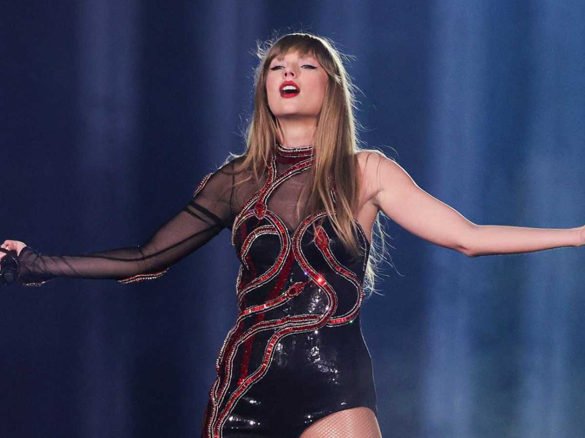 Travis Kelce’s girlfriend Taylor Swift’s plane from Tokyo to LA becomes the most tracked aircraft in the world today ahead of Super Bowl kickoff