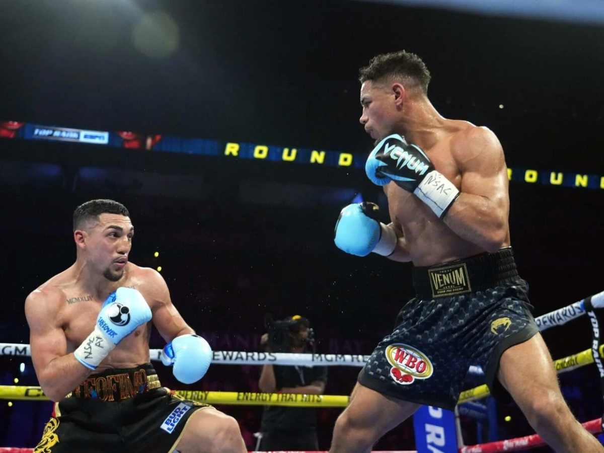 “The Gameover”-Fans troll Teofimo Lopez after his underwhelming close victory against Jamaine Ortiz