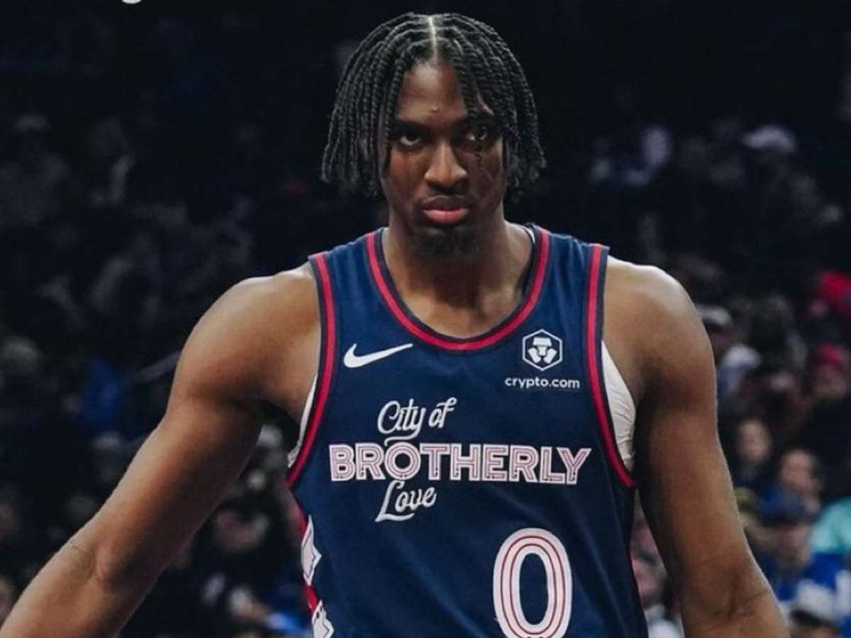 WATCH: Tyrese Maxey grabs a referee’s hand just so she wouldn’t call a technical during Jazz game