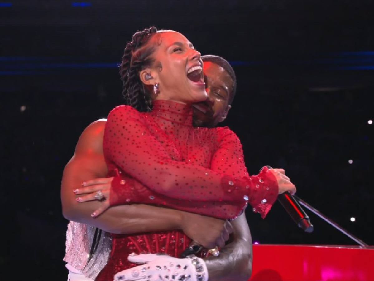 “I would end the performance” – Usher’s intimate performance with married Alicia Keys at the Super Bowl has NBA veterans trolling husband Swizz Beats