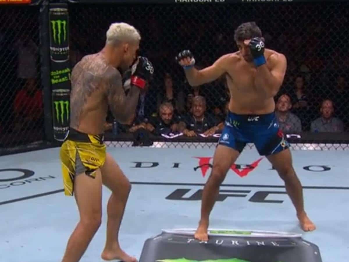 Fight fans reacted to Charles Oliveira's pre fight prayer