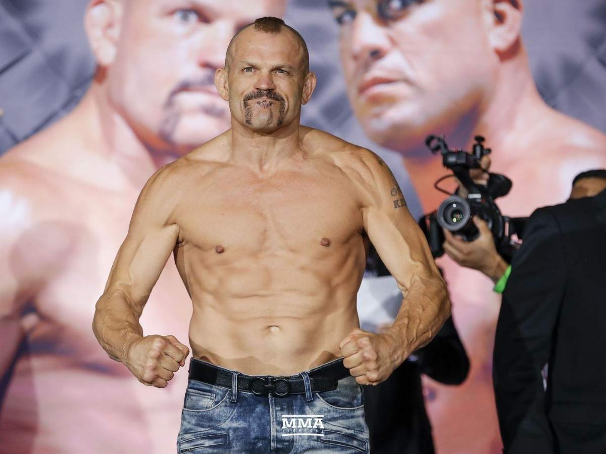 Fight fans react to Chuck Liddell's fall from the boat