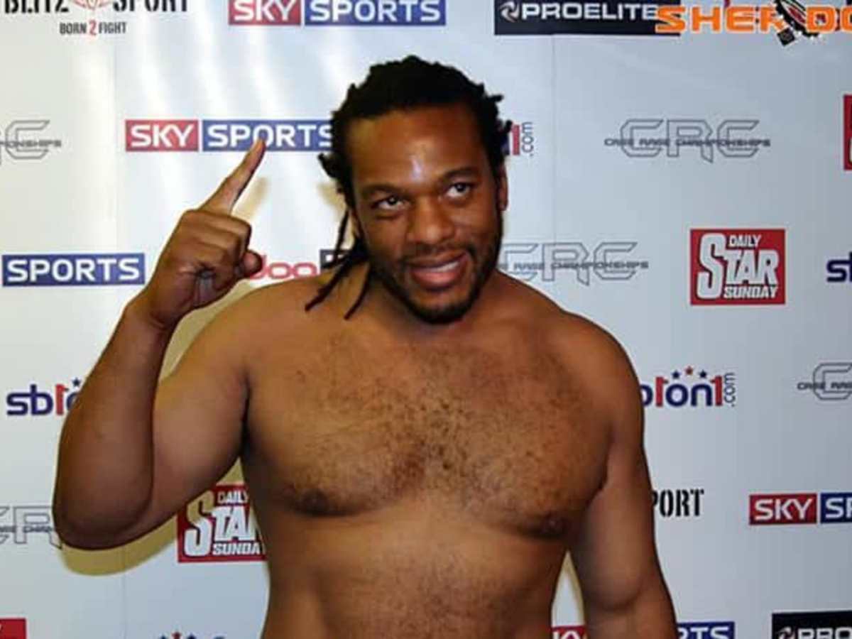 What was Herb Dean's professional record? 