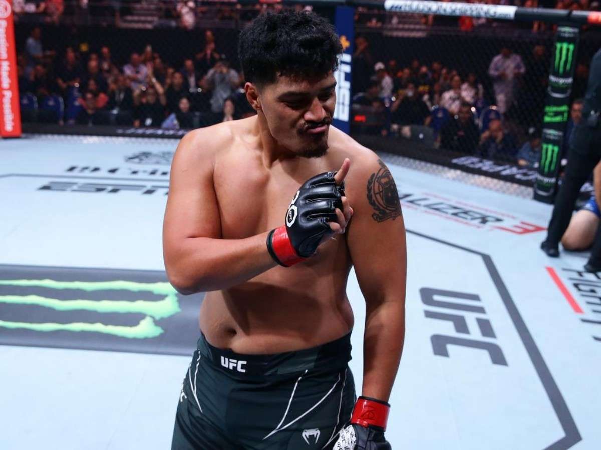 Fight fans react to Junior Tafa replacing his brother