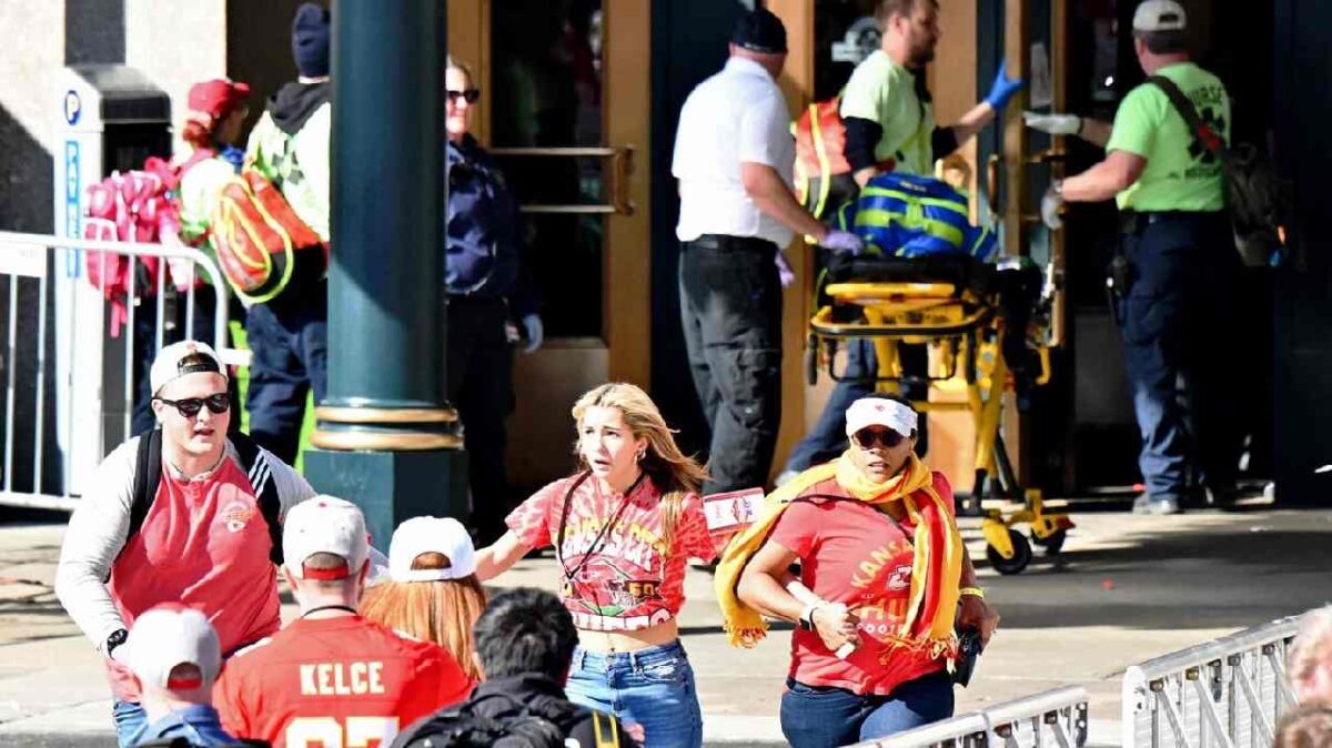 WATCH: Heroic Kansas City Chiefs fans subdue Super Bowl parade shooting suspect in incredible caught-on-camera moment
Paul Contreras