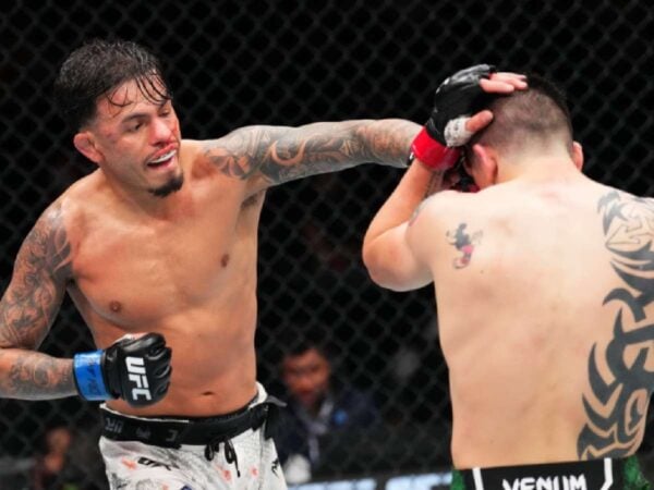 Brandon Royval takes the split decision victory over Brandon Moreno at UFC Mexico City