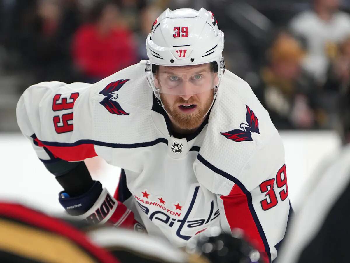 “Vegas got screwed, lol” – Fans ROAR as Capitals trade Anthony Mantha to Golden Knights in strategic move