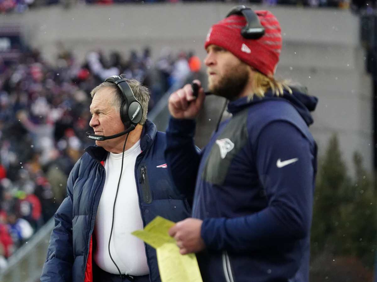 Washington coach Steve Belichick takes a subtle dig at dad Bill Belichick with a savage response while talking about the biggest difference between the two