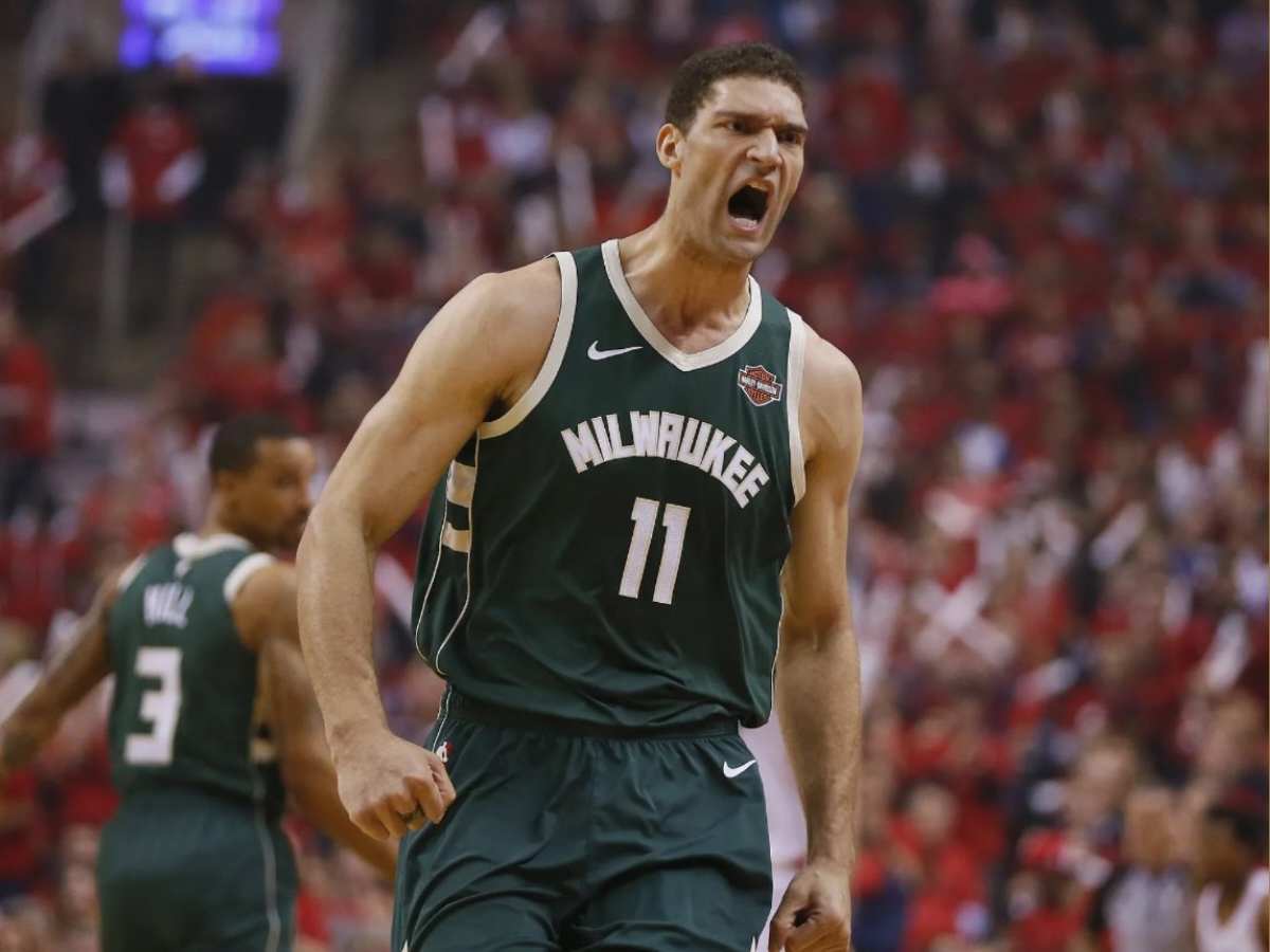 Brook Lopez's play has for the Milwaukee Bucks tonight has left NBA fans puzzled