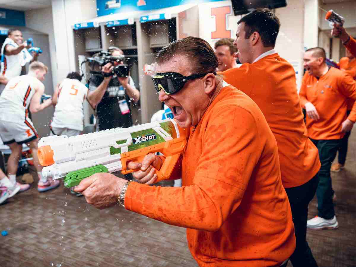 WATCH: “Backyard dad energy!” – Illinois head coach SOAKS players with water after advancing to Sweet Sixteen; fans react