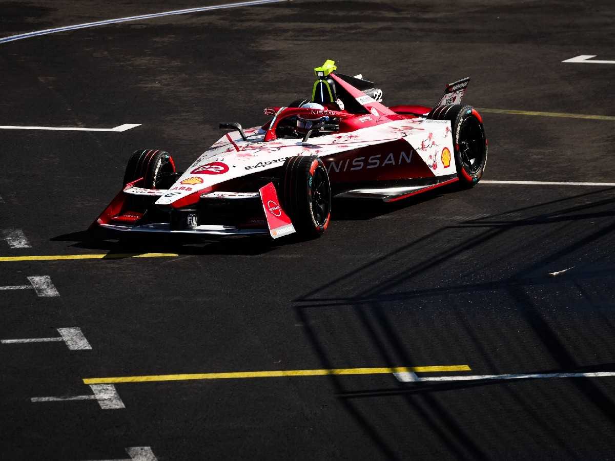 Oliver Rowland driving for Nissan Formula E team at the Tokyo E-Ptix