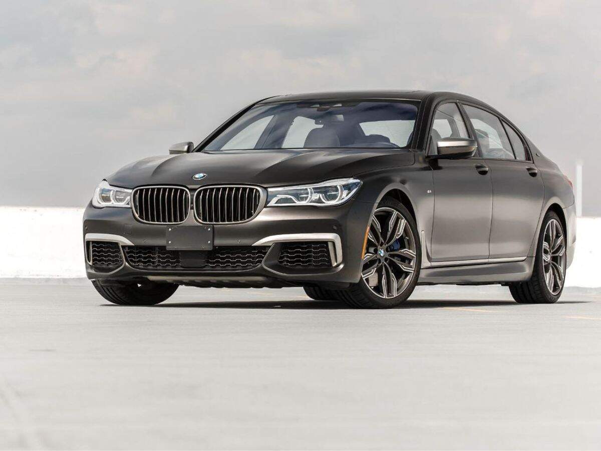 BMW M760i