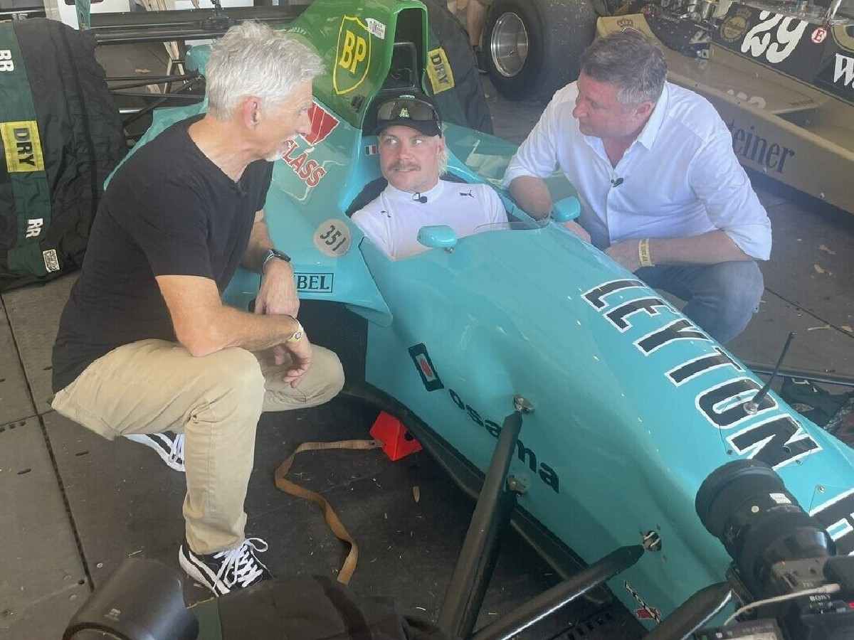 Valtteri Bottas, David Crofty and Damon Hill present near the March CG891 designed by Adrian Newey (via formulapassion.it).