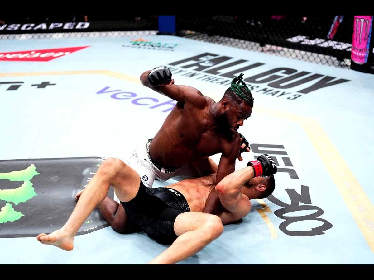 Fans react to Aljamain Sterling's unique move over Calvin Kattar at UFC 300