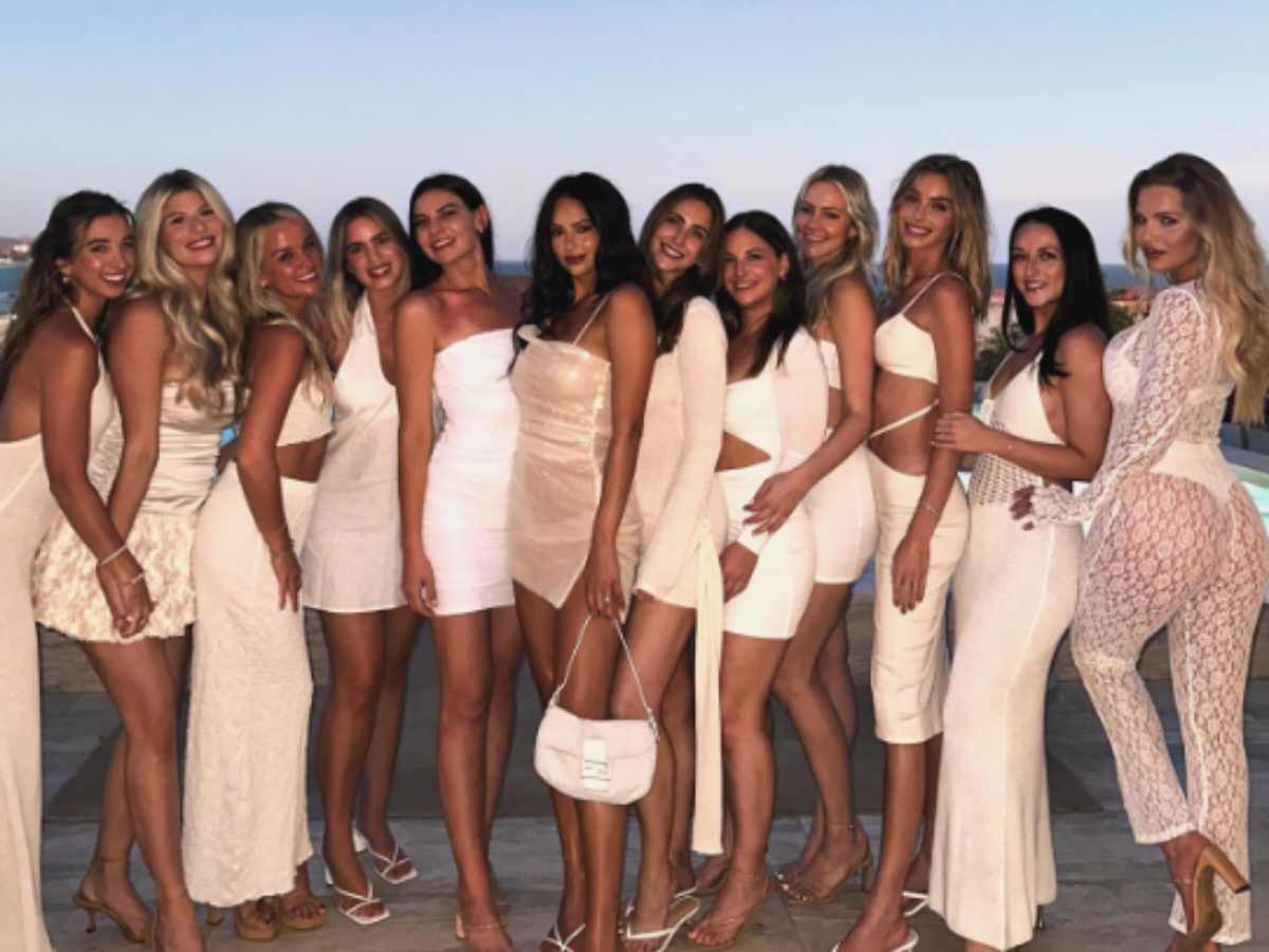 Christen Harper with her girl pals at her bachelorette party