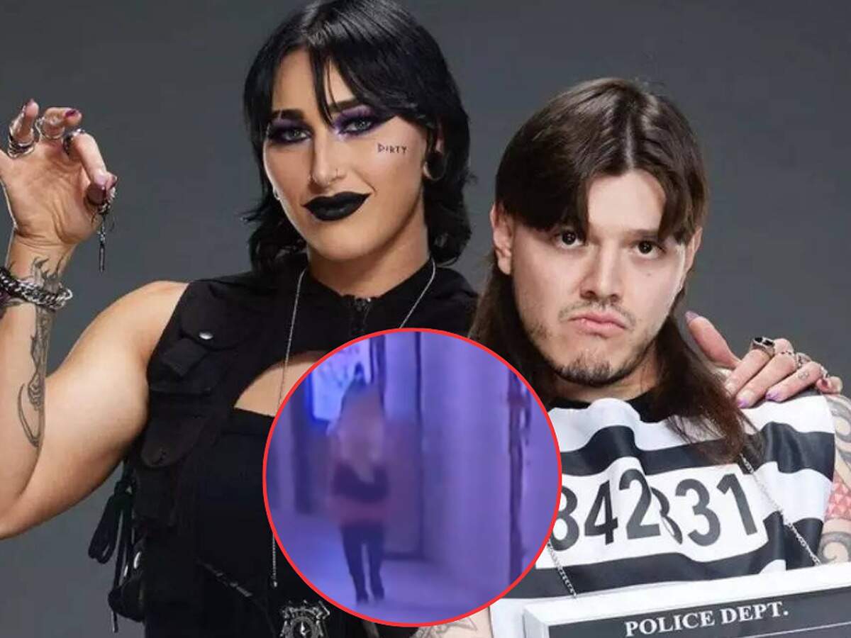 “Mami gonna break his other elbow”- WWE Universe in complete shock as Dominik Mysterio gets caught red handed with Rhea Ripley’s arch rival amidst her injury hiatus 