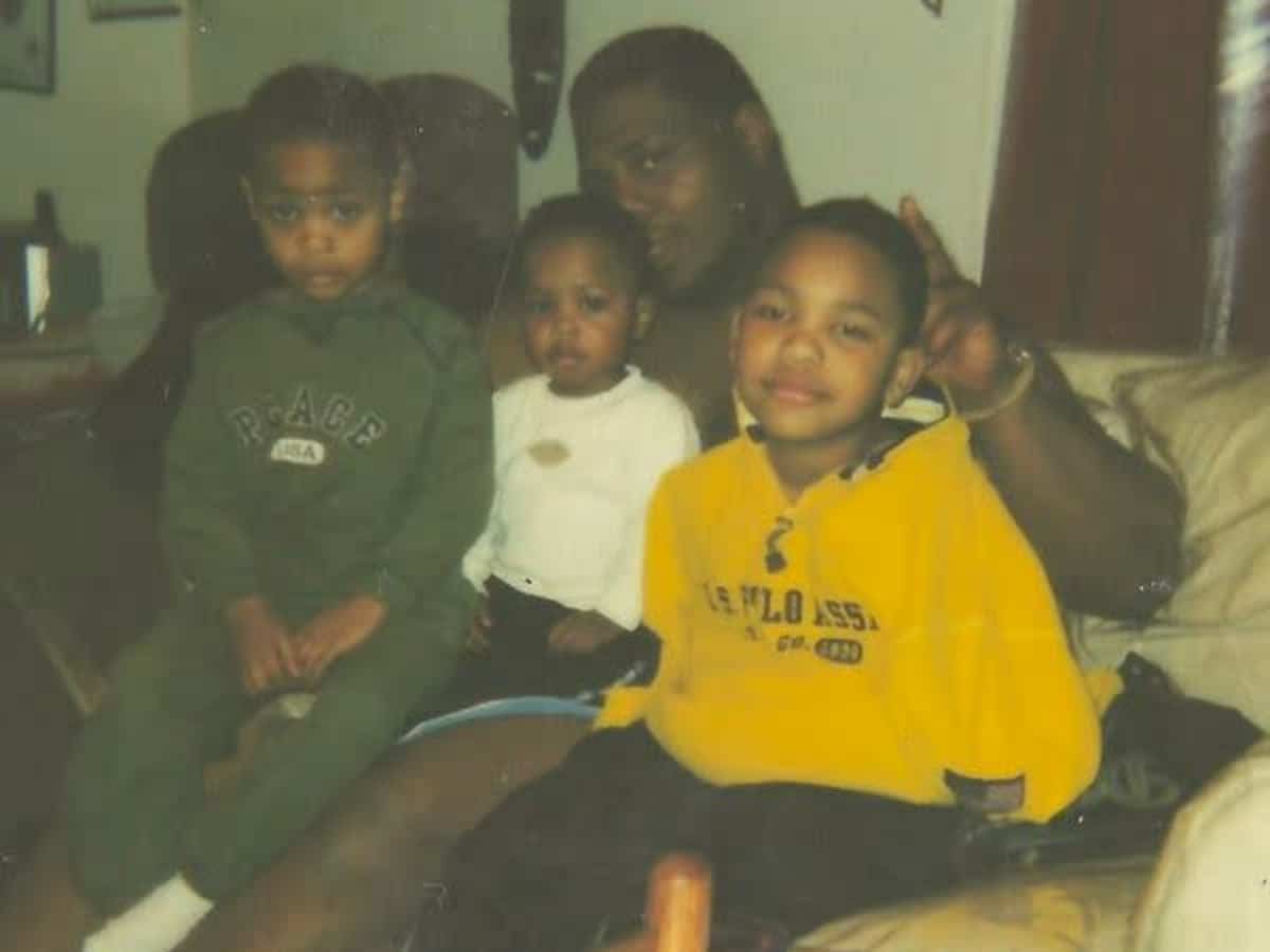 Orlando Brown Jr. with his father and brothers