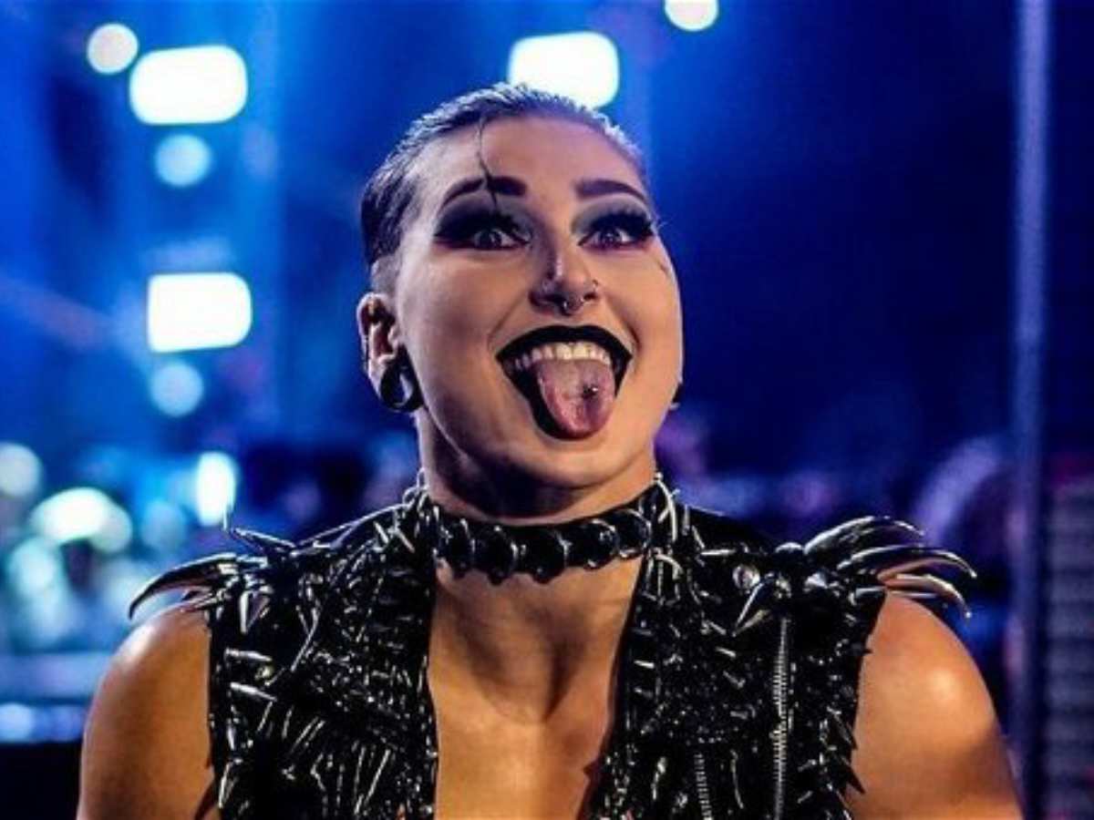 “You’re a fast learner,” Rhea Ripley reacts to 34-year-old star claiming to learn how to ‘thirst trap’ from her