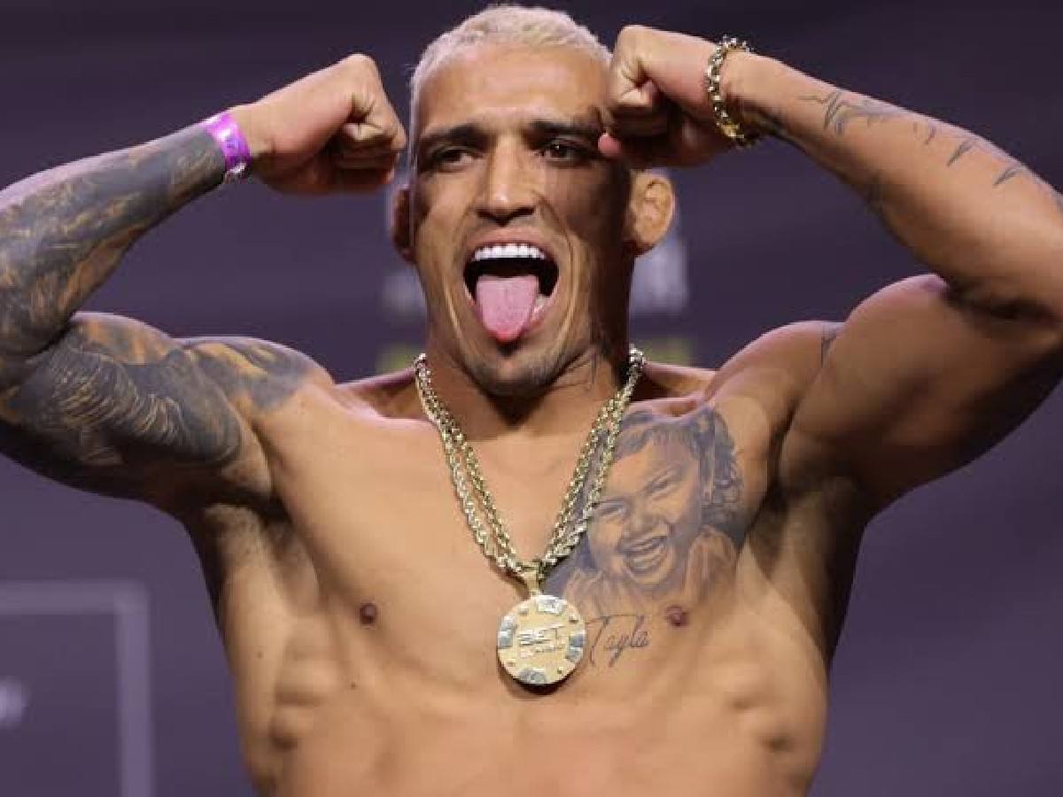 Charles Oliveira shares his unique method of promoting his fights 