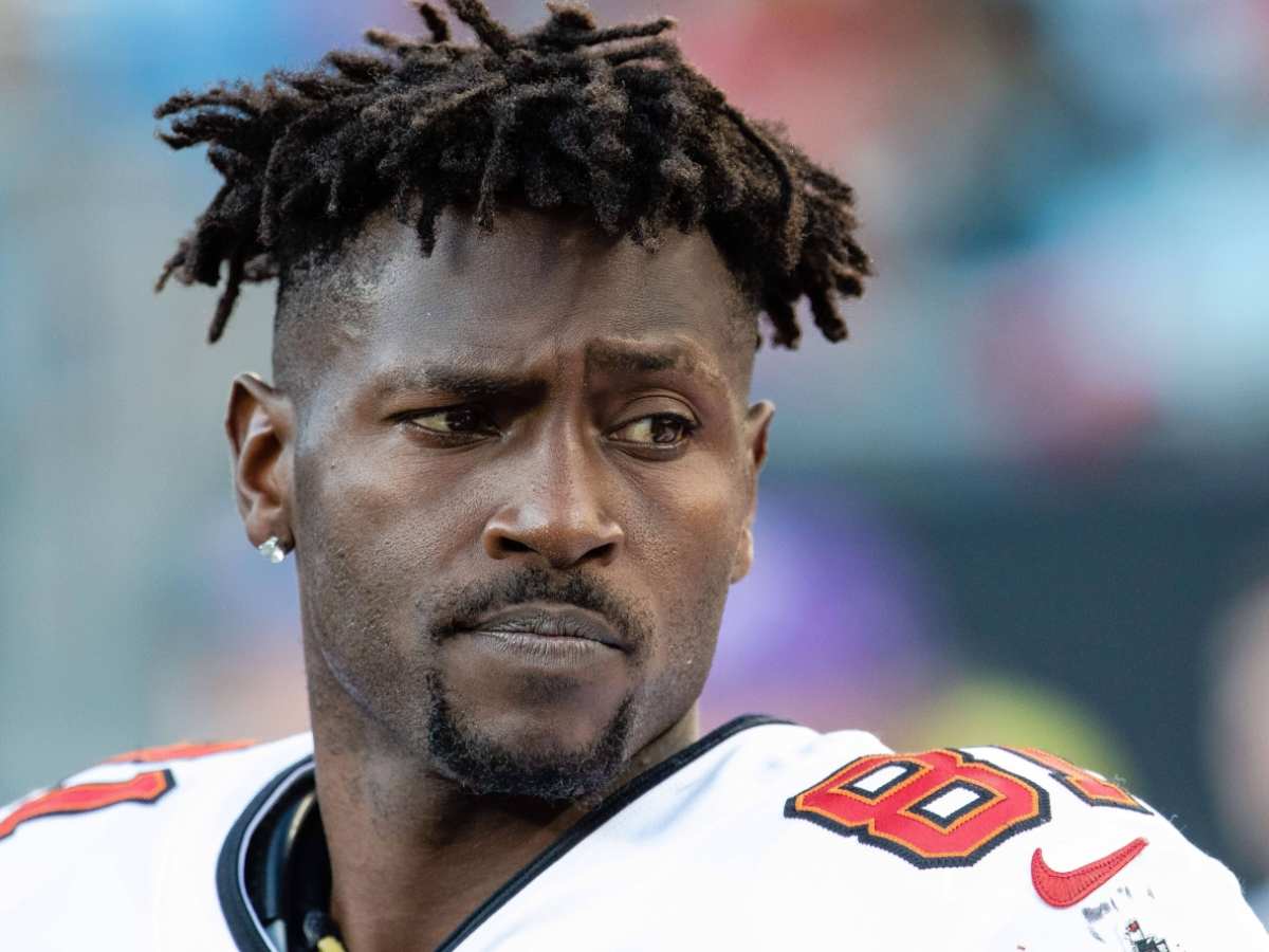 “Dude saw those alimony checks and said hell nah” – Tom Brady’s ex-teammate Antonio Brown seemingly filing for bankruptcy sparks WILD reactions on social media