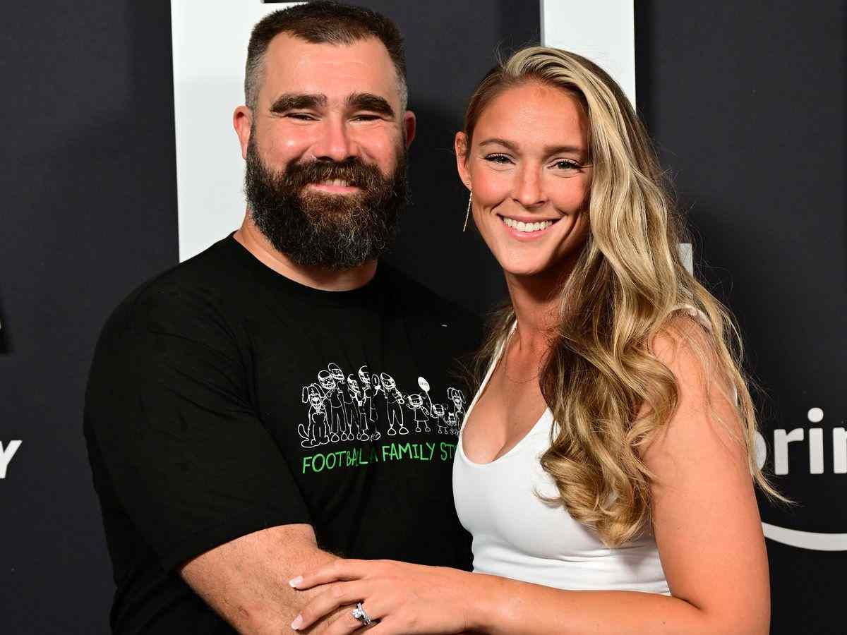 "I really don’t f**king get it!" Jason Kelce has a 'bold' take on Tom Brady's controversial Netflix roast amid Gisele Bundchen's disapproval