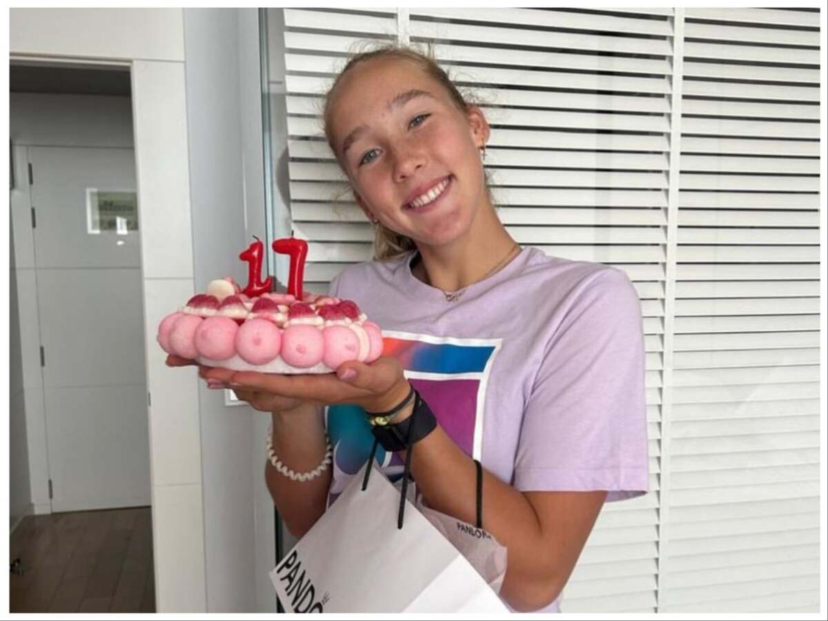 “Oh, lord she got a nip*le cake” – Mirra Andreeva hilariously trolled by fans for receiving a weird cake on her birthday by the Madrid Open