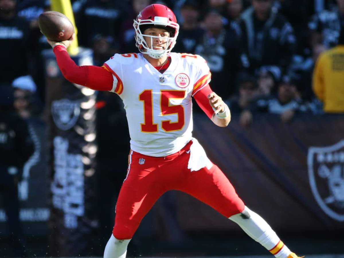 Patrick Mahomes playing before Oakland Raiders