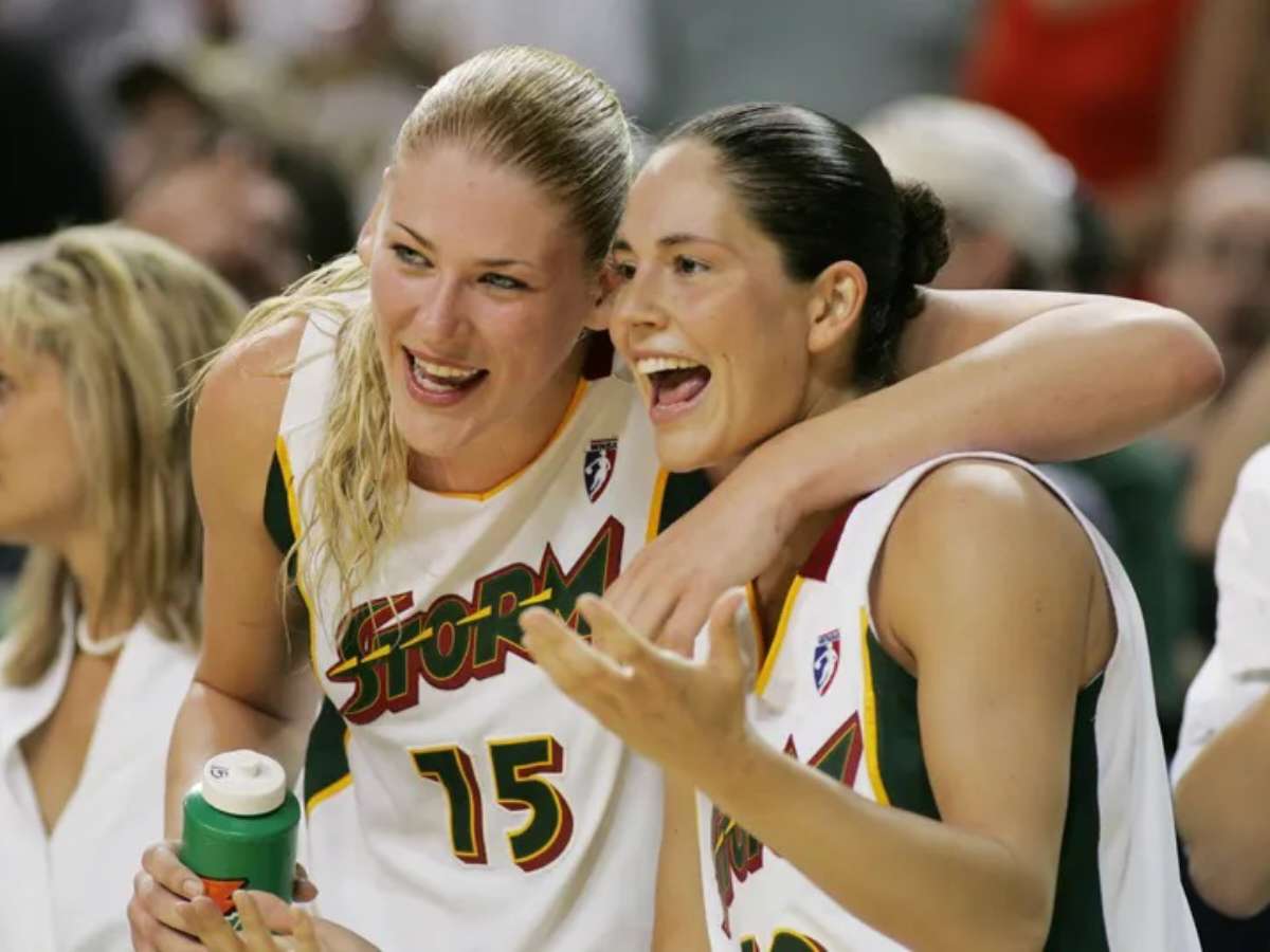 Sue Bird and Lauren Jackson were white superstars, but were not in the league of Candace Parker in terms of fame