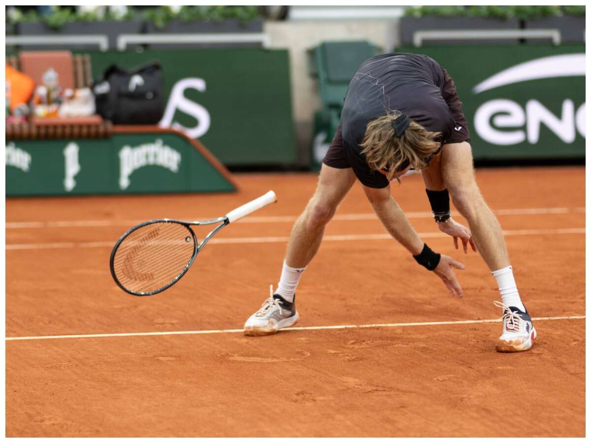 “He needs serious counseling” – Fans lash out at Andrey Rublev after he loses his cool during third-round match at the French Open